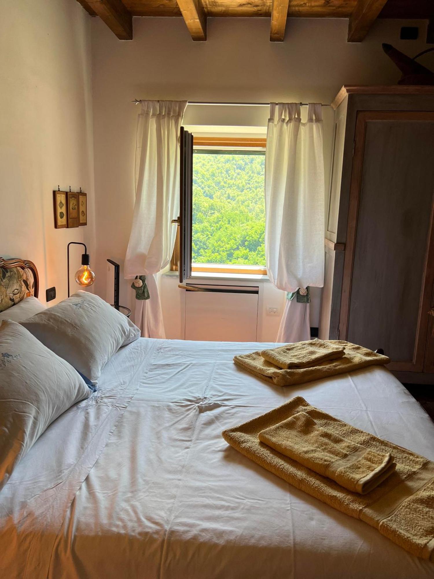 Casa Boru - A Beautiful Fully Restored Spacious House With Fantastic Views Calice al Cornoviglio Buitenkant foto