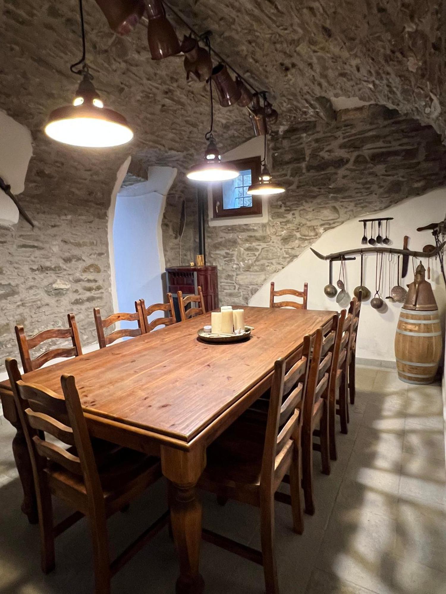 Casa Boru - A Beautiful Fully Restored Spacious House With Fantastic Views Calice al Cornoviglio Buitenkant foto