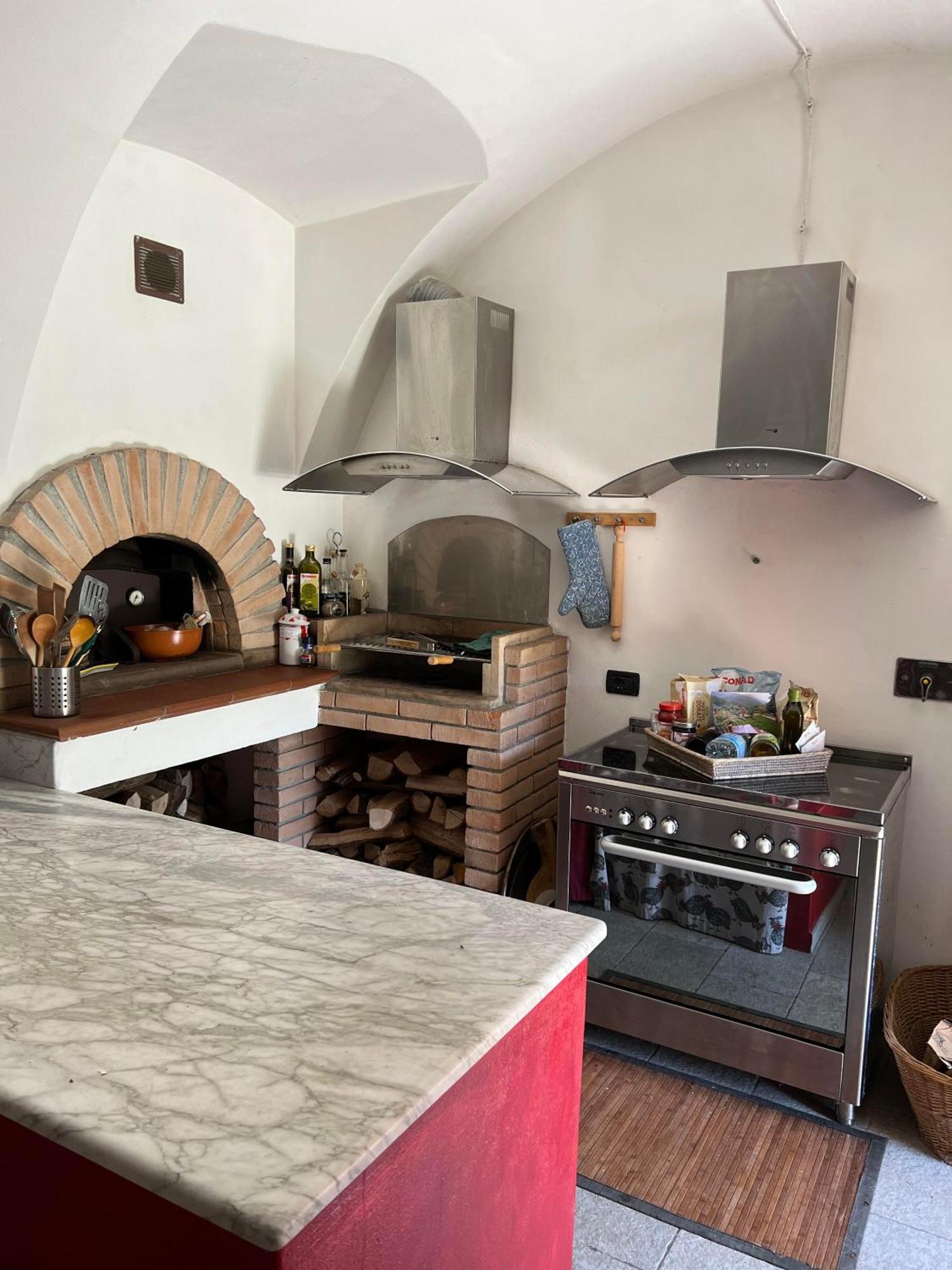 Casa Boru - A Beautiful Fully Restored Spacious House With Fantastic Views Calice al Cornoviglio Buitenkant foto
