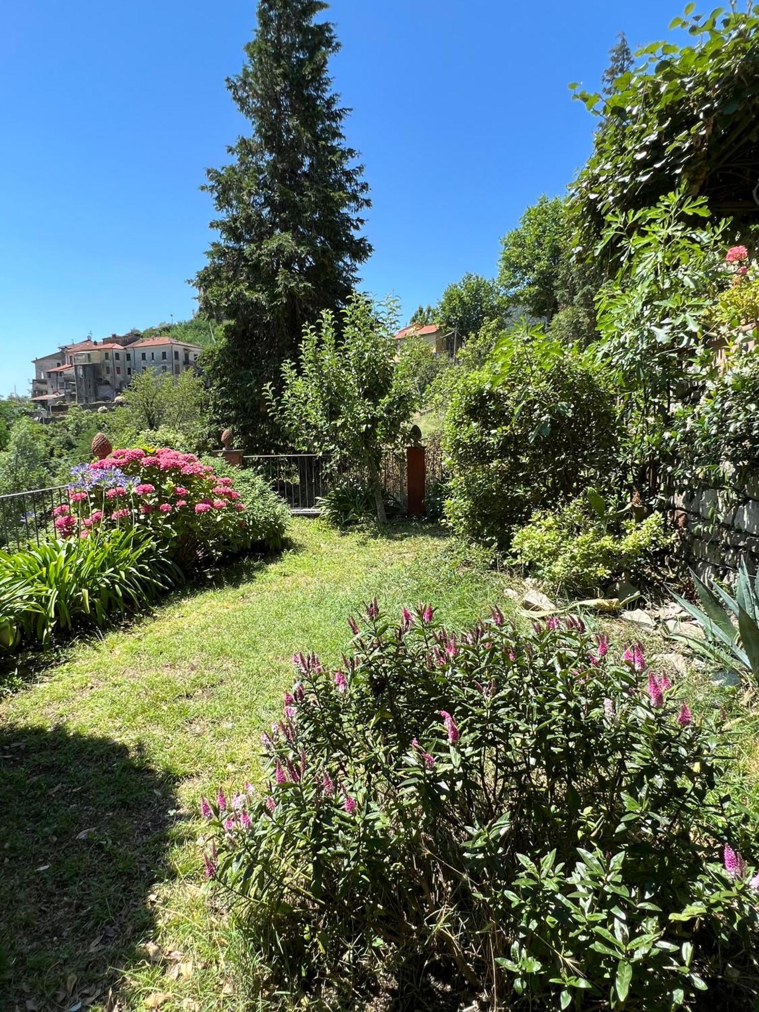 Casa Boru - A Beautiful Fully Restored Spacious House With Fantastic Views Calice al Cornoviglio Buitenkant foto